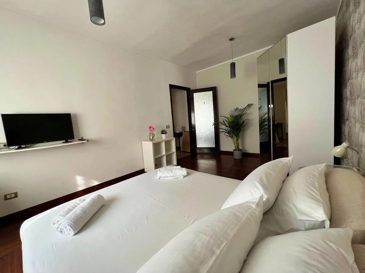 Appartme Guest House Seveso 40 Milan Bed & Breakfast